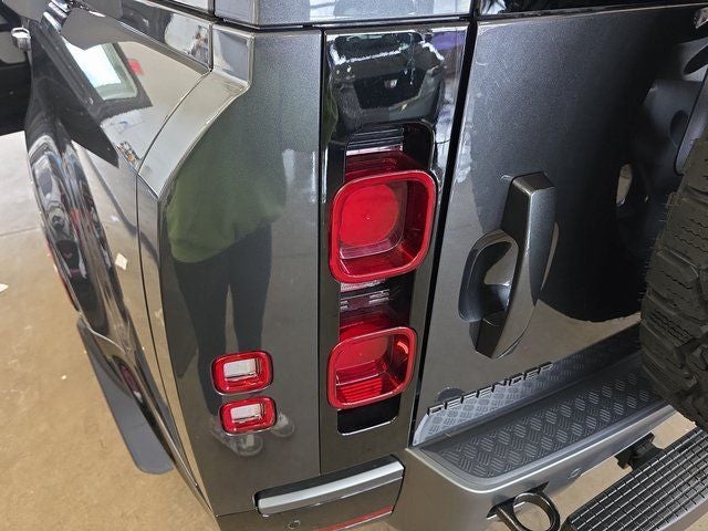 2024 Land Rover Defender 130 Outbound