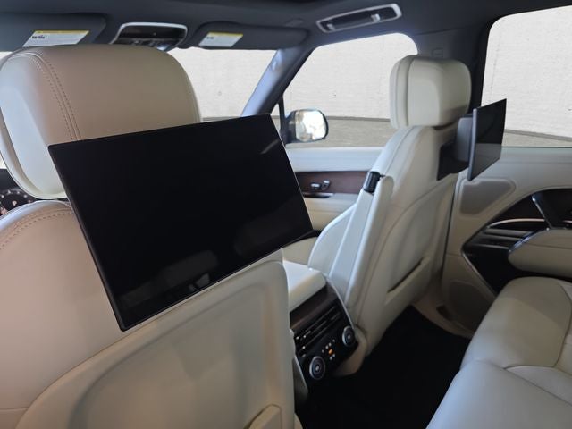 2025 Land Rover Range Rover SE