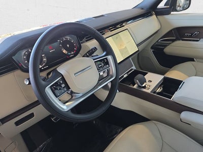 2025 Land Rover Range Rover SE