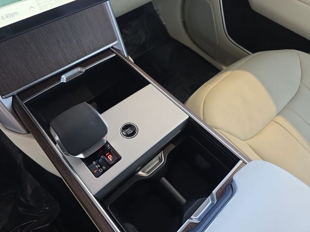 2025 Land Rover Range Rover SE