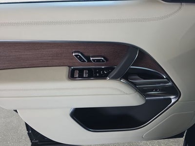 2025 Land Rover Range Rover SE
