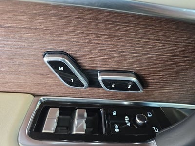 2025 Land Rover Range Rover SE