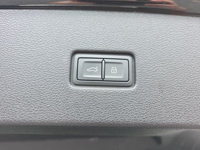 2023 Audi Q8 55 Prestige quattro