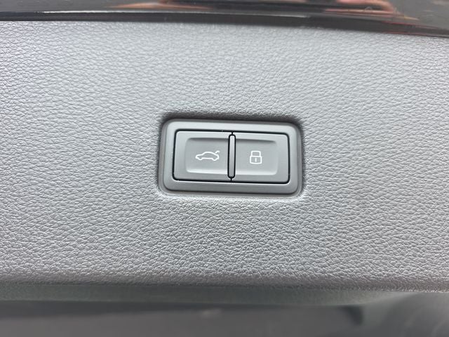 2023 Audi Q8 55 Prestige quattro