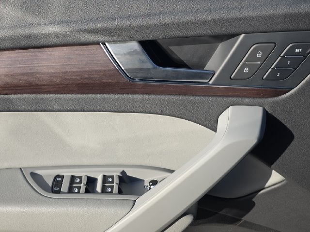 2023 Audi Q5 45 S line Premium quattro