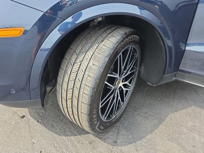 2024 Porsche Cayenne Base