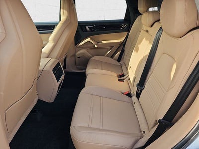 2023 Porsche Cayenne Base