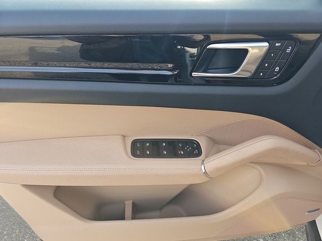 2023 Porsche Cayenne Base