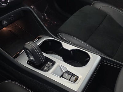 2022 Volvo XC40 R-Design