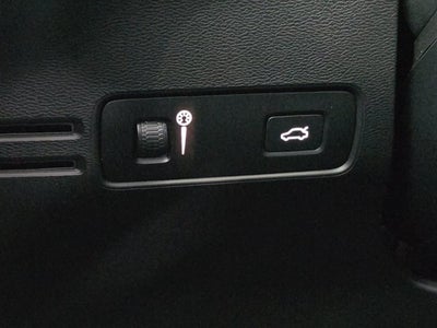 2022 Volvo XC40 R-Design