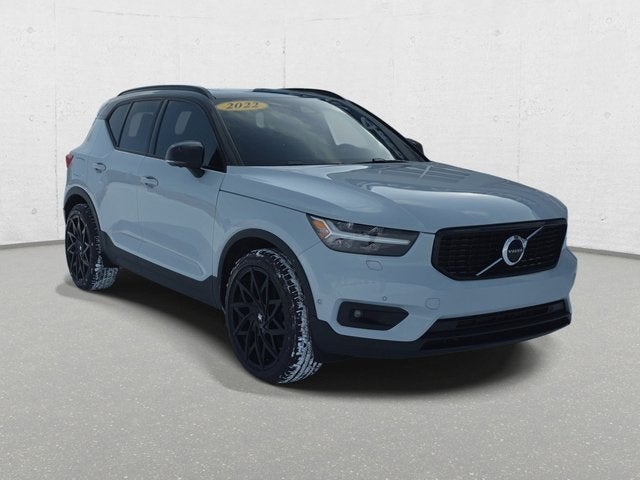 2022 Volvo XC40 R-Design
