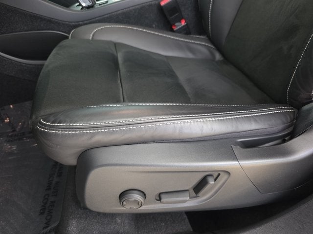 2022 Volvo XC40 R-Design