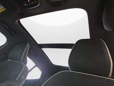 2022 Volvo XC40 R-Design