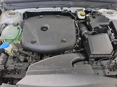 2022 Volvo XC40 R-Design