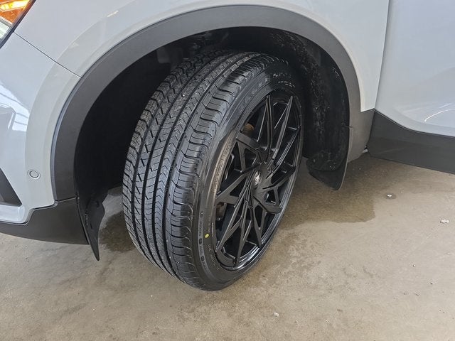 2022 Volvo XC40 R-Design