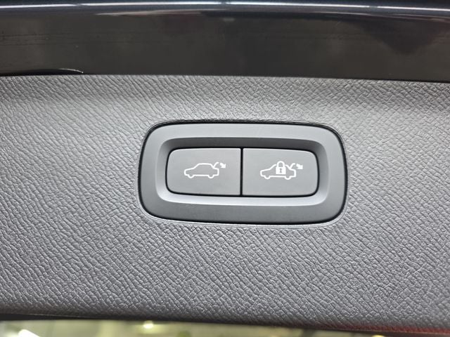 2022 Volvo XC90 T6 Inscription