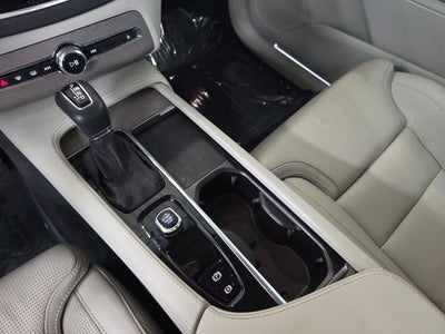 2022 Volvo XC90 T6 Inscription