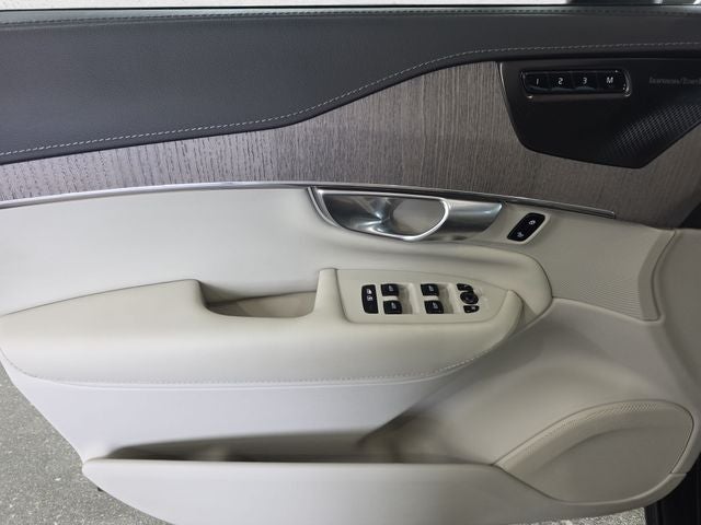2022 Volvo XC90 T6 Inscription